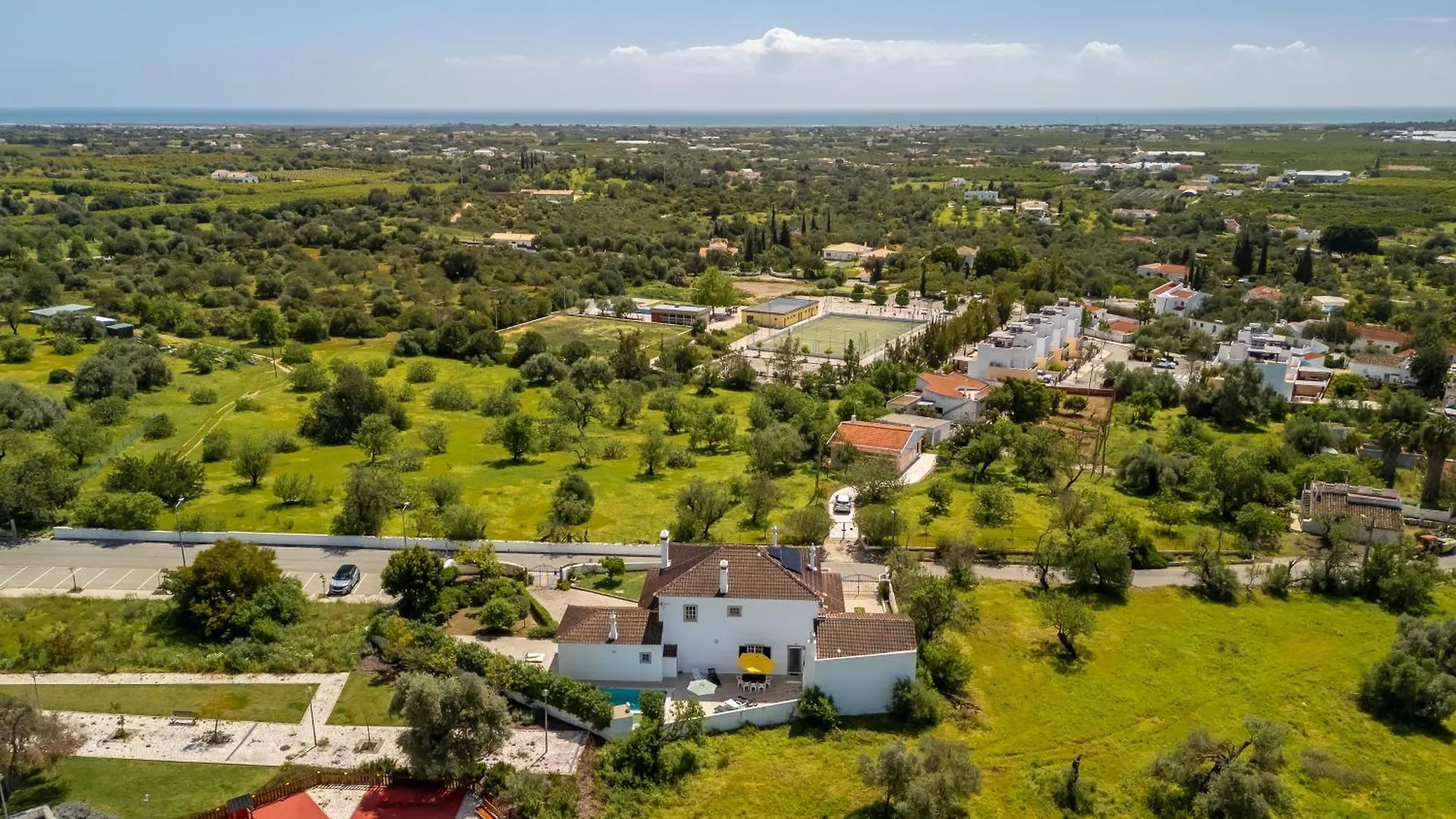 Holiday home Sunny & Calm 4 Bdr House W/ Pool By Lovelystay Santo Estevao