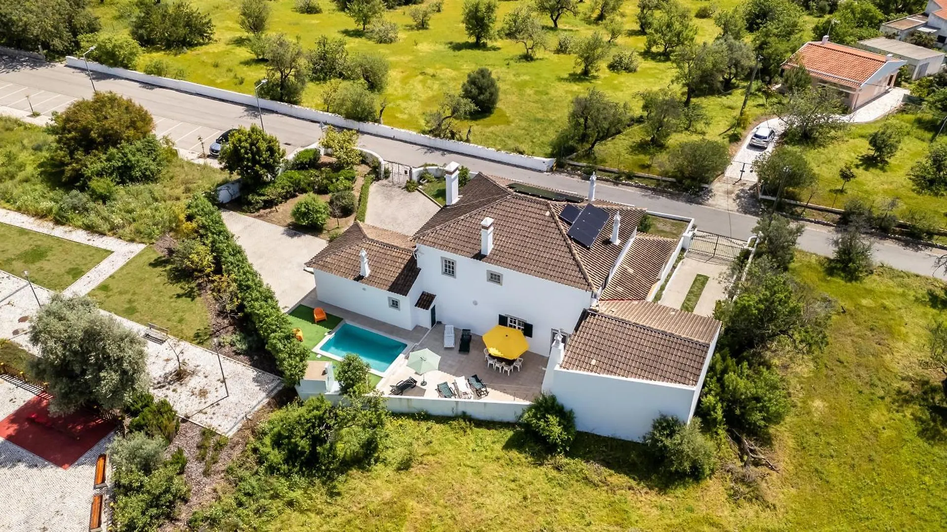 Sunny & Calm 4 Bdr House W/ Pool By Lovelystay Santo Estevao  Holiday home Santo Estevao (Faro)